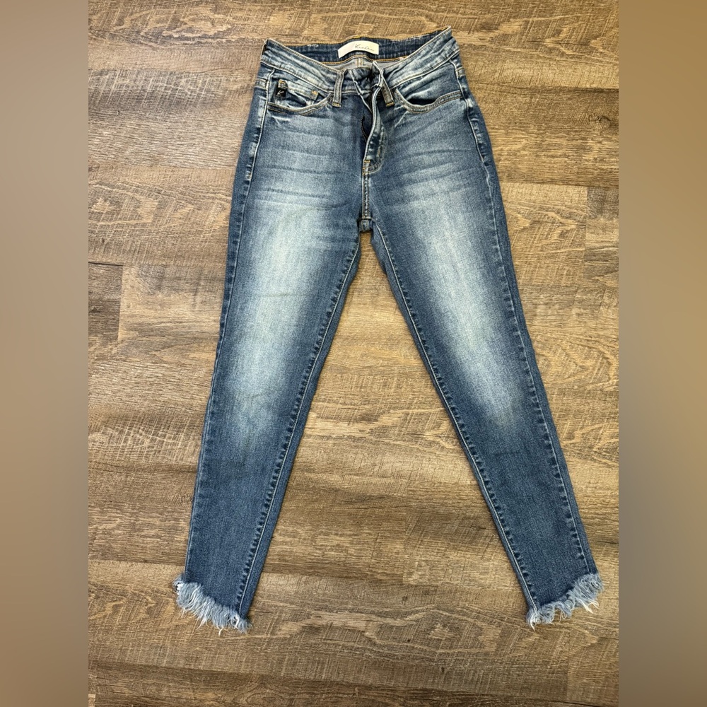 KanCan Distressed Ankle Jeans in Blue